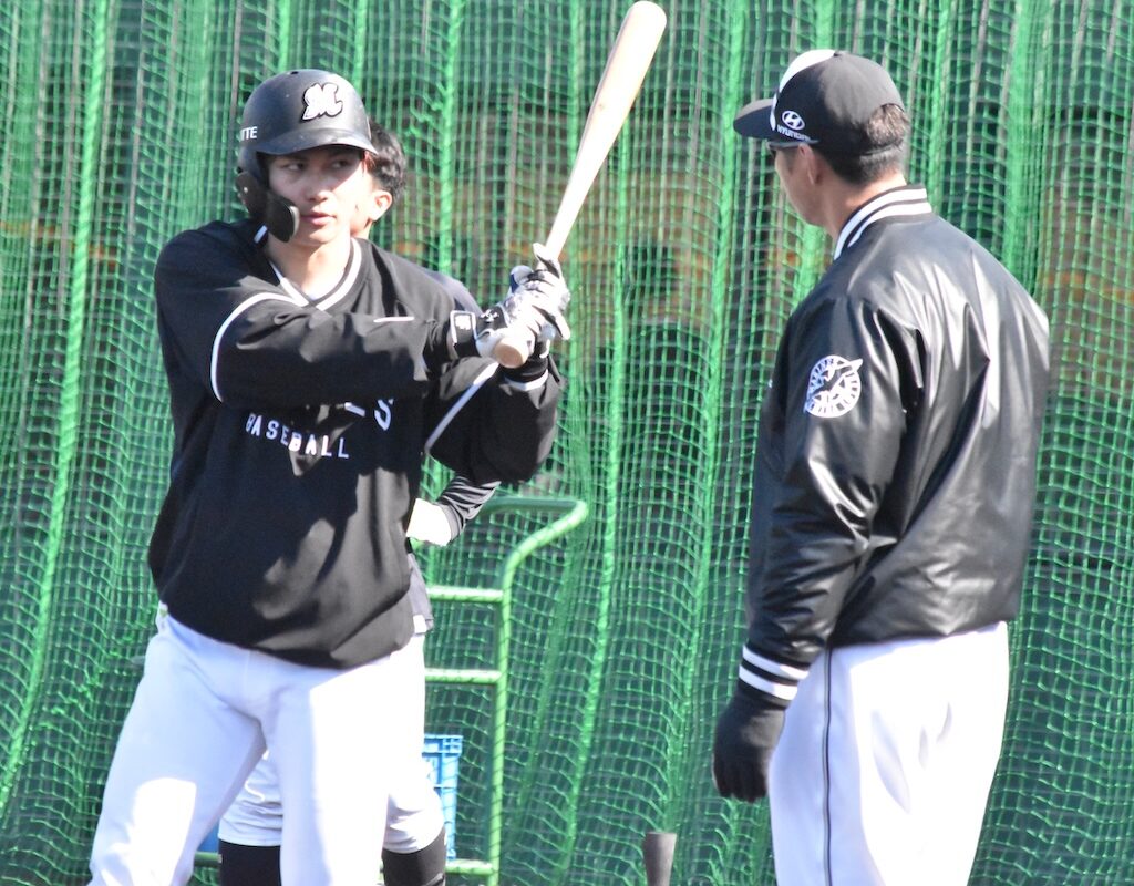 ロッテ、振って、振って振りまくる2026春　栗原コーチ「継続してやらせようと思っていた」、「自主トレの段階から振り込んできたと思います」