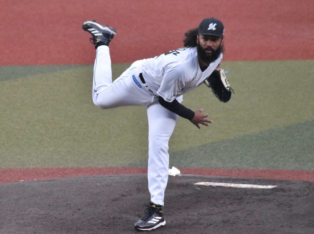 ロッテ・ジャクソン「それを目指してやっていきます」先発の一角としてシーズン通しての活躍に期待