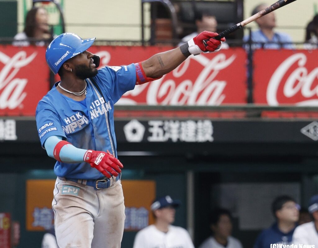 日本ハム・カストロが一軍復帰で即活躍！連敗止めた豪快本塁打に谷沢氏「バットが内から出るようになった」と評価