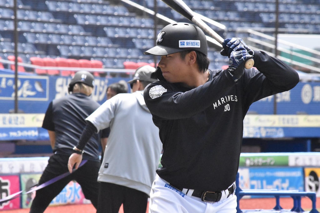 ロッテ・谷村剛「見逃し方とかを見直すようにしています」寮に戻ってからも映像で自身の打撃をチェック