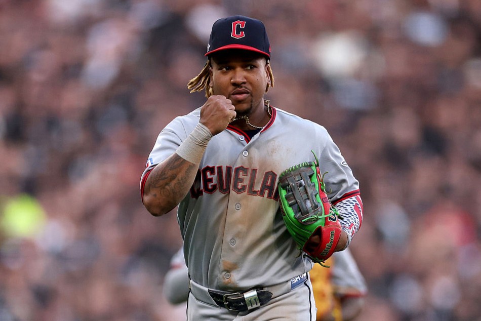 地区王者ガーディアンズが意地の逆転勝ち グリフィン7K好リリーフでPS初登板・初白星 ラミレスら打線奮起で1勝2敗